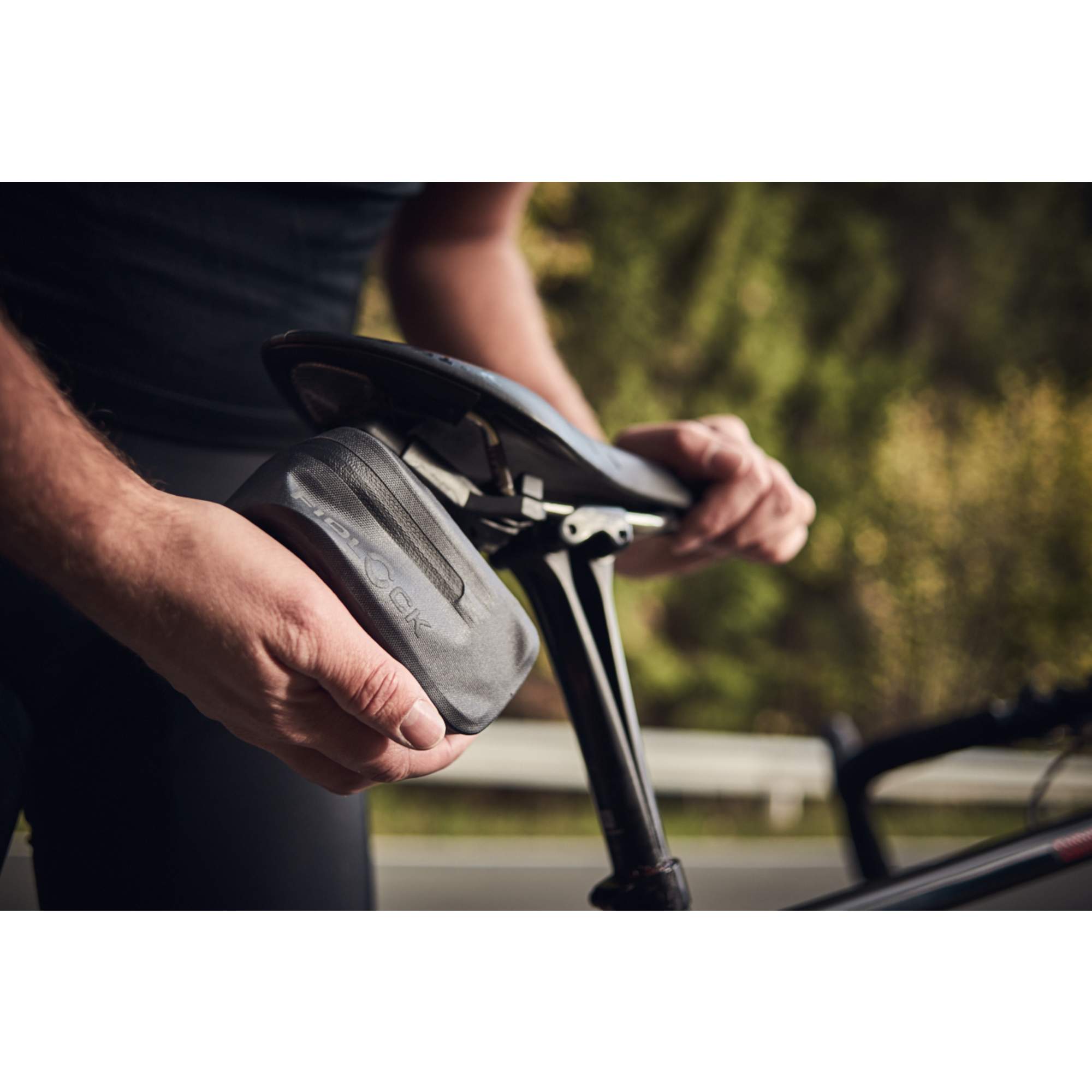 Fidlock PUSH SADDLE BAG 400 + SADDLE BASE - Satteltasche