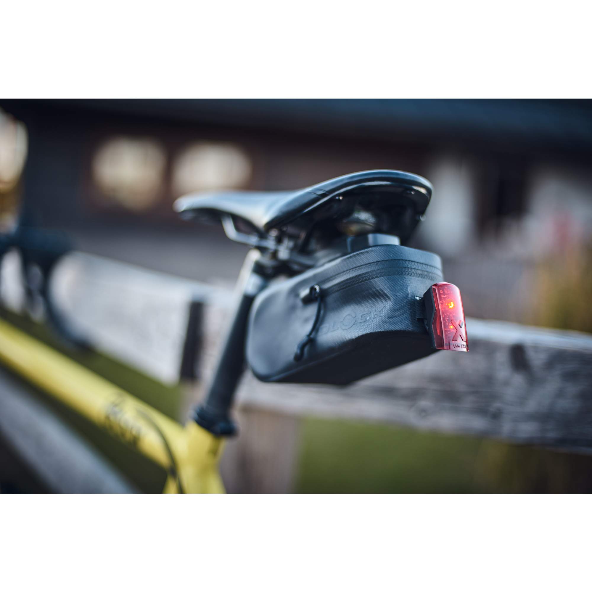 Fidlock PUSH SADDLE BAG 600 + SADDLE BASE - Satteltasche