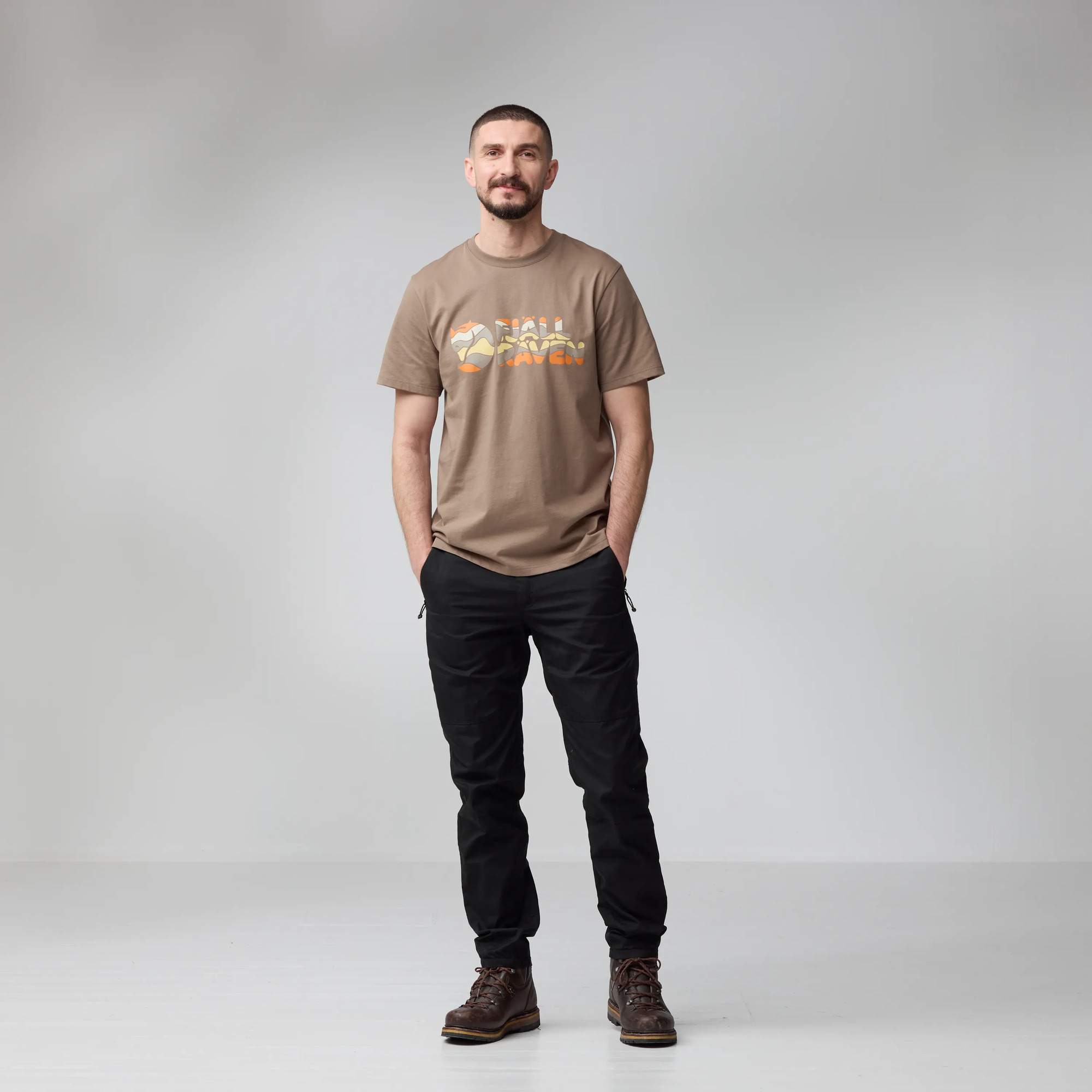 Fjällräven MULTICOLOR LOGO T-SHIRT M Herren - T-Shirt