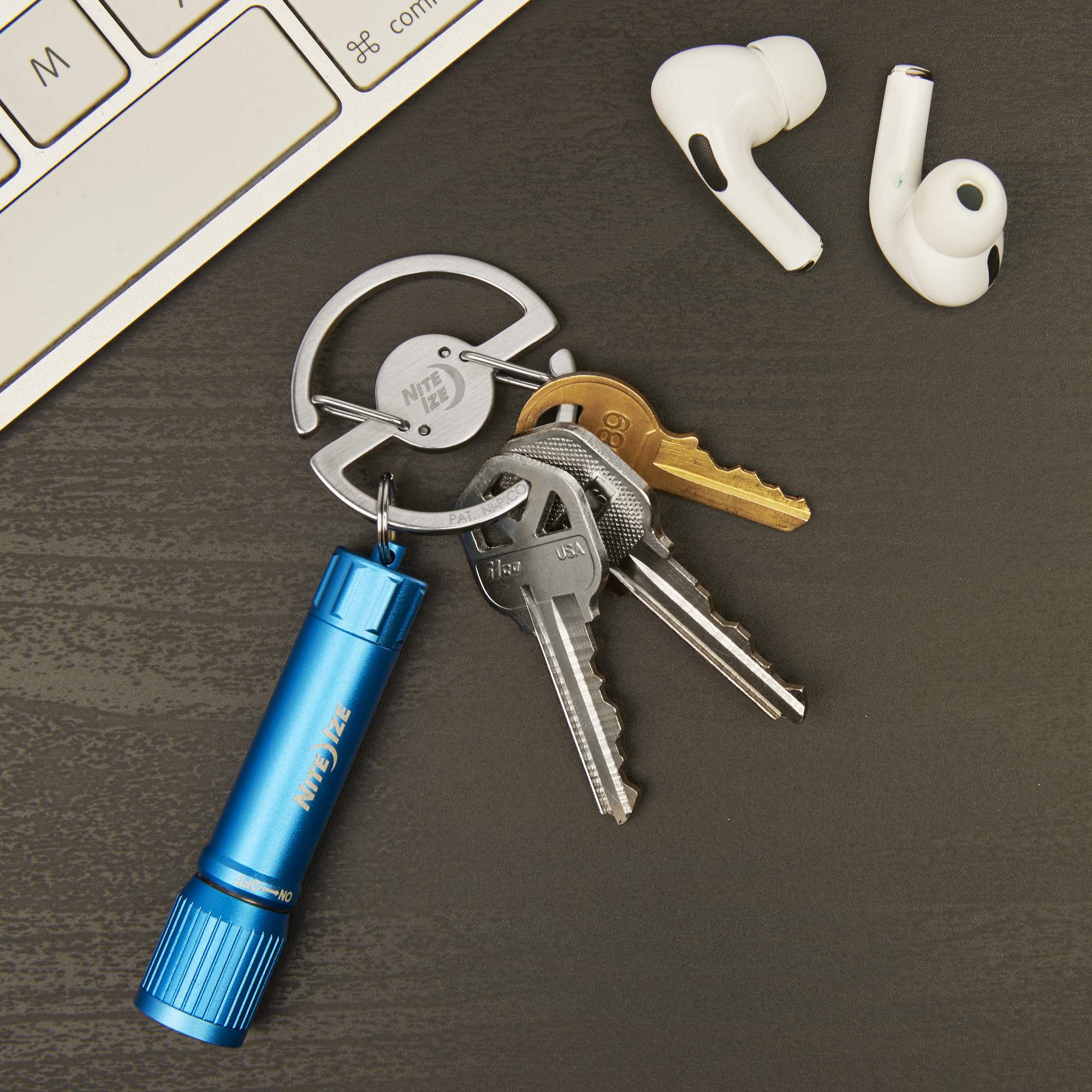 Nite Ize MEDALLION KEY CARABINER - Schlüsselanhänger