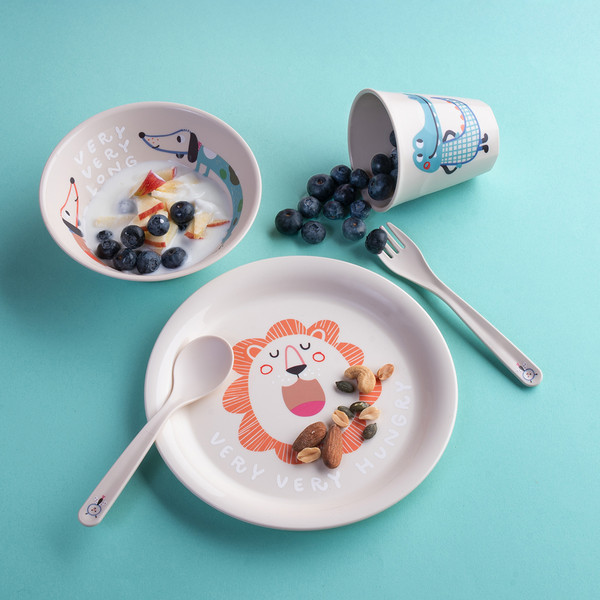 Koziol PLATE + BOWL + CUP + CUTLERY SET VERY VERY AT HOME SET OF 4 - Campinggeschirr Ansicht 4